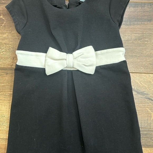 Old Navy black stretchy dress with white bow - Picture 2 of 4